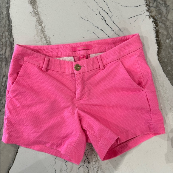 Lilly Pulitzer 5” Hot Pink Twill Shorts Size 2 | Gold Button Preppy - Picture 1 of 3
